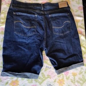 Levis bermuda Women’s Size 16 stretch high rise jeans jean shorts 34W 8L